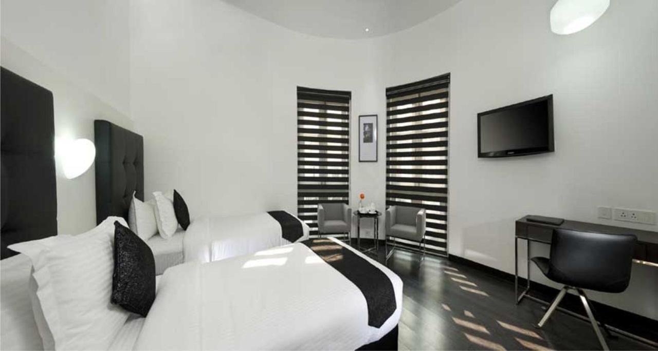 Sapphire Suite Calcutta Exterior foto