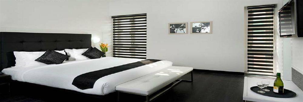 Sapphire Suite Calcutta Exterior foto