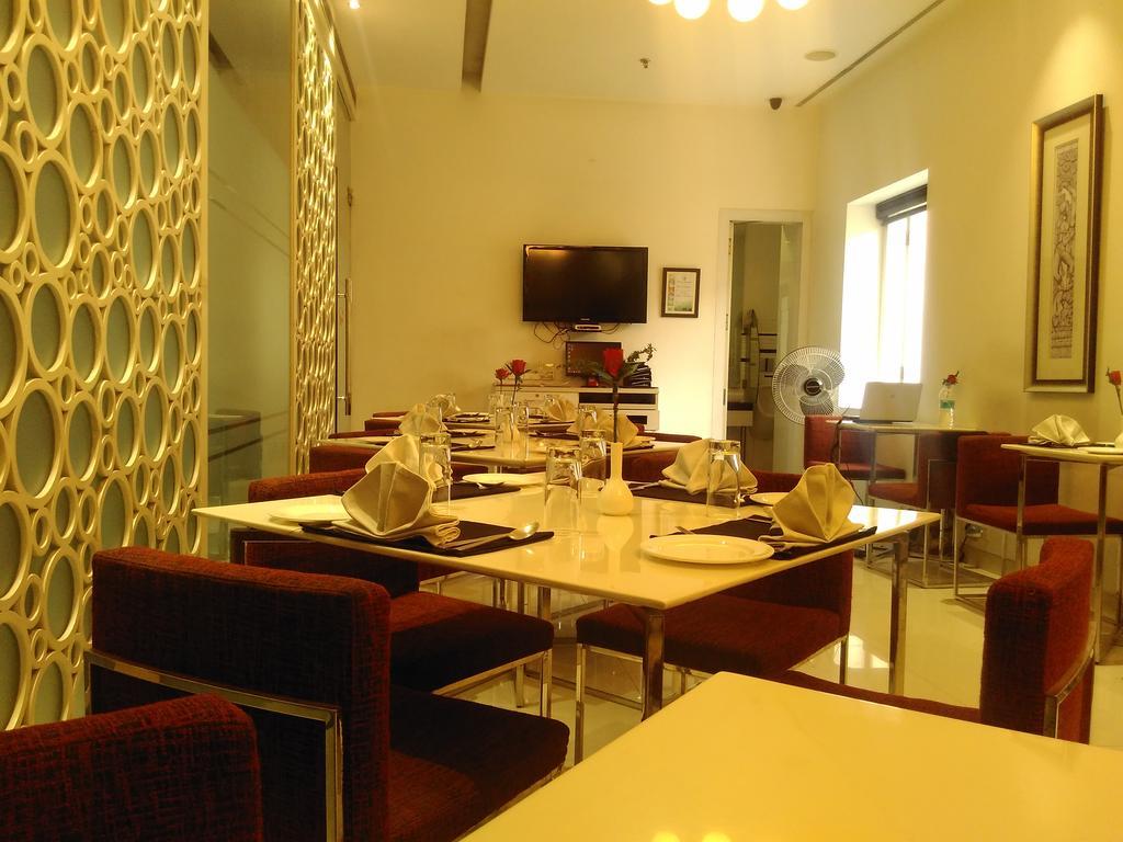 Sapphire Suite Calcutta Exterior foto