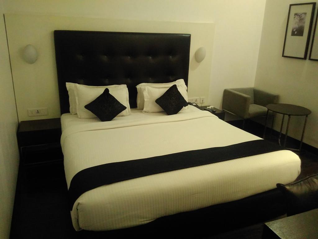 Sapphire Suite Calcutta Exterior foto