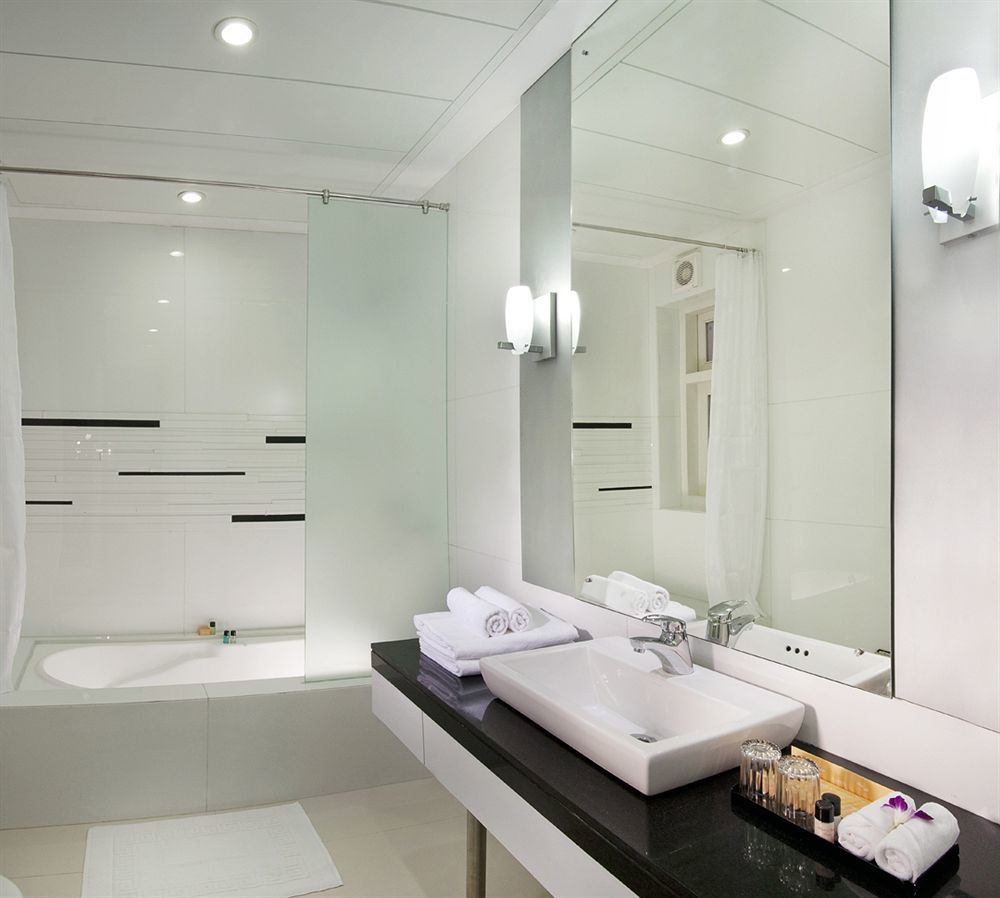 Sapphire Suite Calcutta Exterior foto